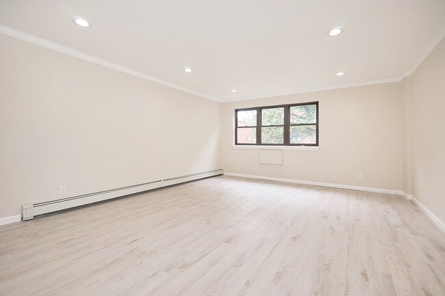 15321 78th St, Unit B in Howard Beach, NY - Building Photo - Building Photo