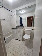 146 Green Bay Rd, Unit 1 in Glencoe, IL - Foto de edificio - Building Photo