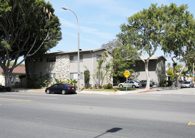 11263 Washington Pl in Culver City, CA - Building Photo - Building Photo