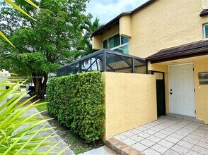 15820 SW 90th Ct in Palmetto Bay, FL - Building Photo - Building Photo