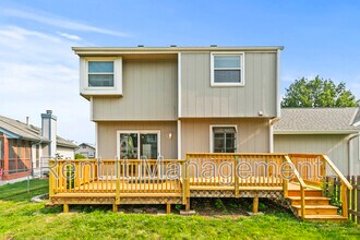 15421 R St in Omaha, NE - Building Photo - Building Photo