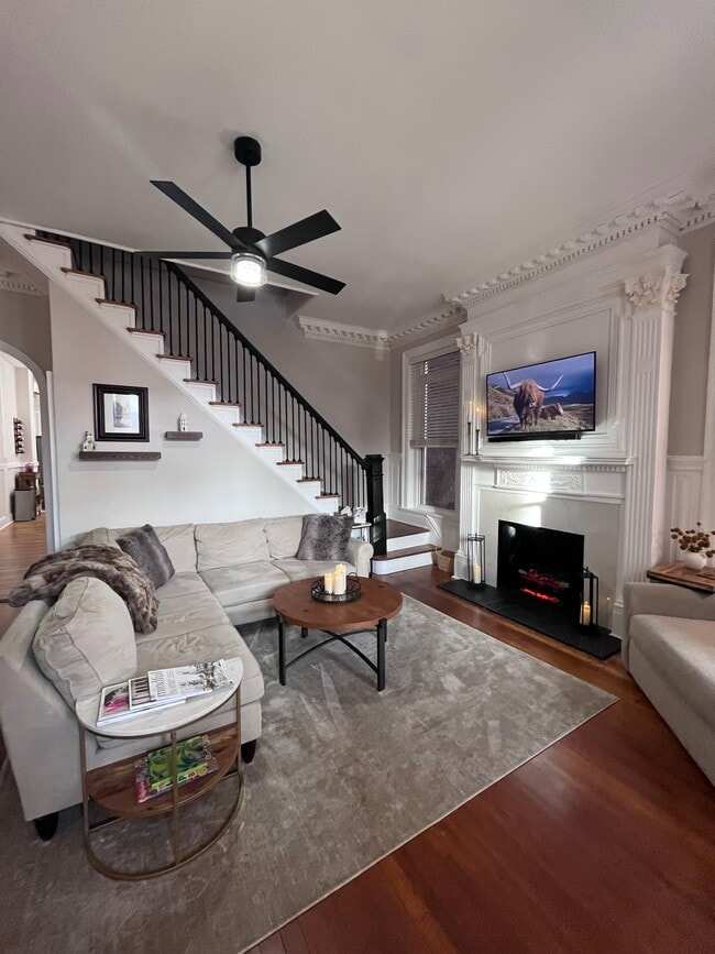 property at 3102 E Broad St