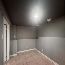 4202 N Sacramento Ave in Chicago, IL - Building Photo - Building Photo