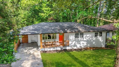 2430 Hanford Dr SW in Atlanta, GA - Building Photo - Building Photo