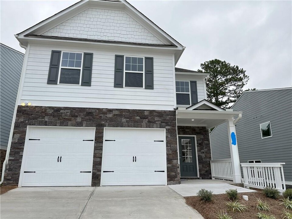 35 Berry Dr in Dawsonville, GA - Foto de edificio