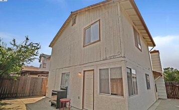 3480 Briar Ln in Tracy, CA - Building Photo - Building Photo