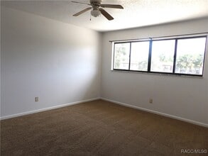 9785 E Goldfinch Ln in Inverness, FL - Building Photo - Building Photo