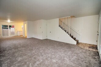 2658-2658 SE 125th Ave in Portland, OR - Building Photo - Building Photo