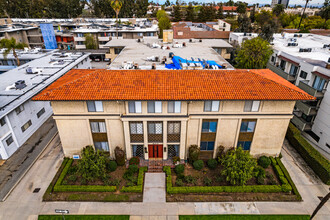 400 S Mentor Ave in Pasadena, CA - Building Photo - Building Photo