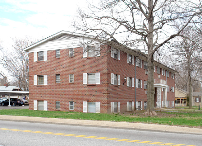 5910 Carrollton Ave in Indianapolis, IN - Building Photo - Building Photo