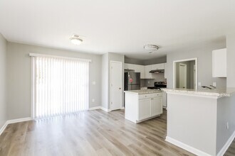 4807 Brookside Ln in Myrtle Beach, SC - Building Photo - Building Photo