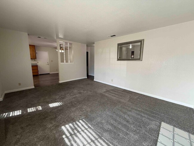 4300 69th St in Sacramento, CA - Building Photo - Building Photo