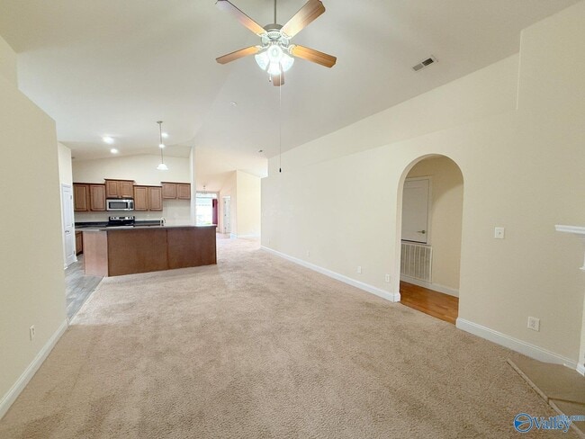 235 Crab Orchard Dr in Madison, AL - Foto de edificio - Building Photo