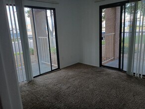 5757 W Eugie Ave in Glendale, AZ - Building Photo - Building Photo