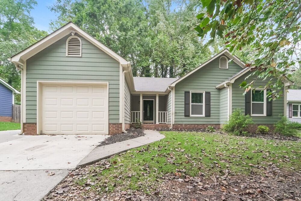 7317 Rockwood Forest Ln in Charlotte, NC - Building Photo