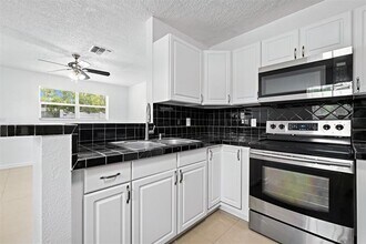 6128 SW 2nd St in Margate, FL - Building Photo - Building Photo