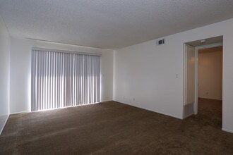 Arbor Apartments in Moreno Valley, CA - Foto de edificio - Interior Photo