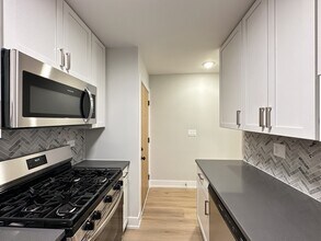 516 W Aldine Ave, Unit A02W in Chicago, IL - Building Photo - Building Photo