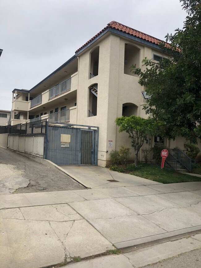 8733 Ramsgate Ave Rentals in Los Angeles, CA