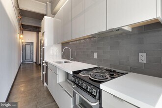 1701 Tulip St in Philadelphia, PA - Foto de edificio - Building Photo