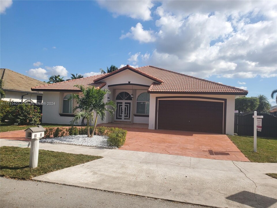 2891 SW 143rd Pl in Miami, FL - Building Photo