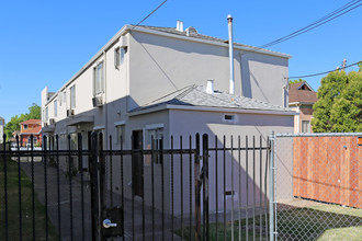 2715 S St in Sacramento, CA - Building Photo - Building Photo