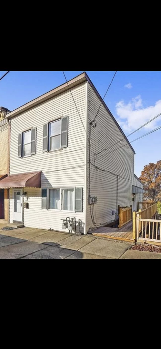 714 Delaware Ave, Unit 2