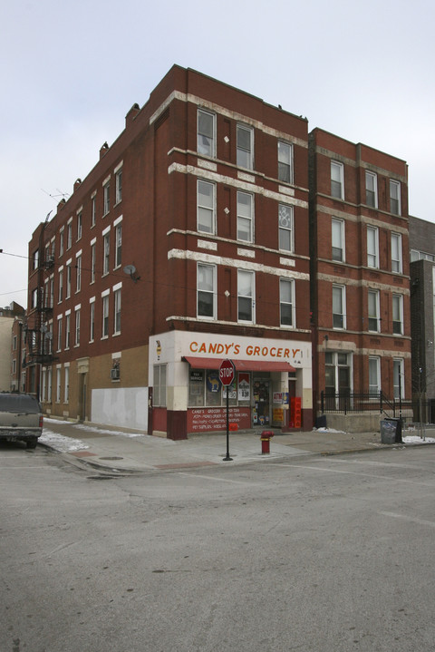 1366 W Ohio St in Chicago, IL - Building Photo