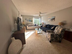 514 Windrush Bay Dr in Tarpon Springs, FL - Building Photo - Building Photo