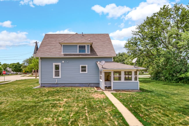 110 Wood St in Elwood, IL - Building Photo - Building Photo