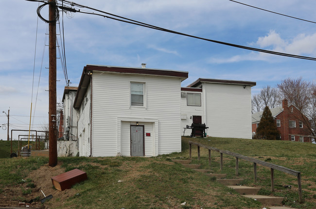 6805 Red Top Rd in Takoma Park, MD - Building Photo - Building Photo