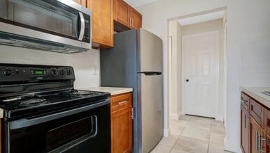 Parkside Apartments in South Daytona, FL - Foto de edificio - Building Photo