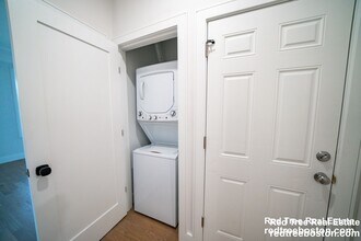 37 Calumet St, Unit 1 in Boston, MA - Foto de edificio - Building Photo