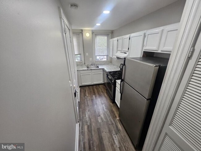 2215 E Fairmount Ave in Baltimore, MD - Building Photo - Building Photo
