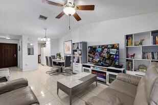 5310 SW 138th Pl in Miami, FL - Building Photo