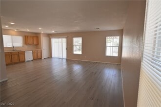8424 Lost Gold Ave in Las Vegas, NV - Building Photo - Building Photo