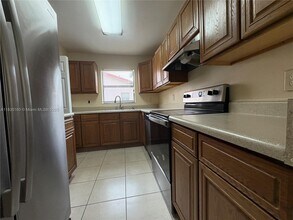 240 NW 12th Ct in Dania Beach, FL - Building Photo - Building Photo