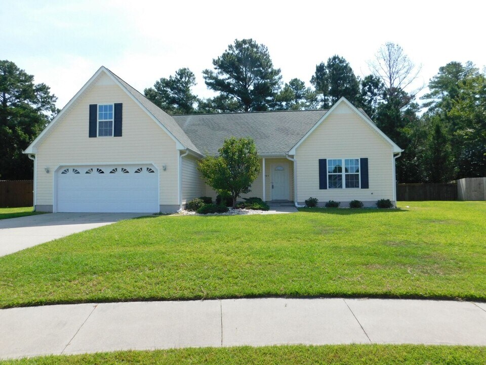 1504 Mesquite Ct in Havelock, NC - Building Photo