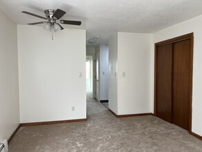 11 Burnham St in Plymouth, CT - Building Photo - Building Photo