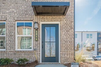 1444 Creekside Cir NW in Atlanta, GA - Building Photo - Building Photo