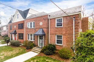 3918 W St NW in Washington, DC - Building Photo