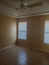 1922 Upland Dr, Unit 4 in Edinburg, TX - Foto de edificio - Building Photo