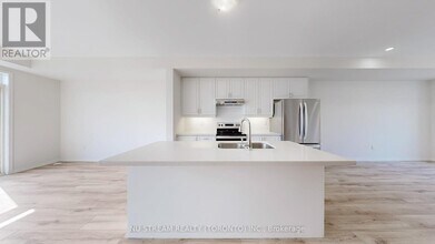 17 Rattenbury Rd in Vaughan, ON - Building Photo - Building Photo