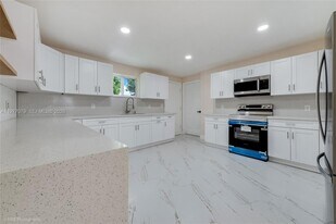 10421 SW 184th St in Cutler Bay, FL - Building Photo