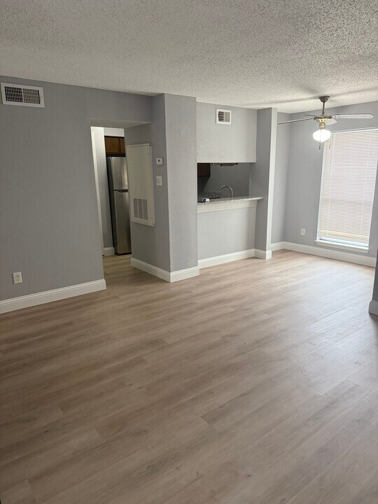 12482 Abrams Rd, Unit 922 in Dallas, TX - Building Photo