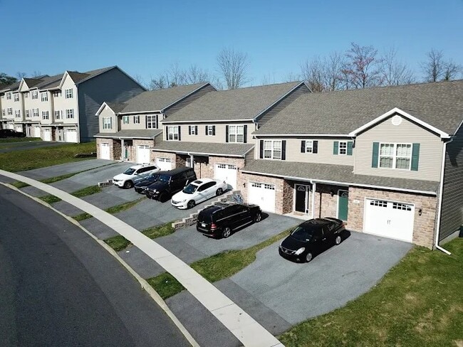 property at 2796 Monticello Ln