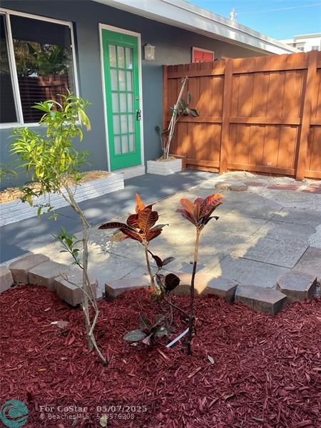 property at 1017 N Victoria Park Rd