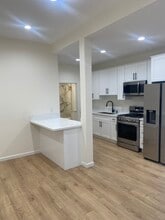 405 W Broadway, Unit E in Glendale, CA - Foto de edificio - Building Photo