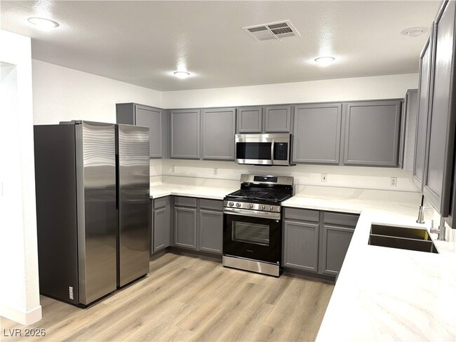 7383 W Diablo Dr in Las Vegas, NV - Building Photo - Building Photo