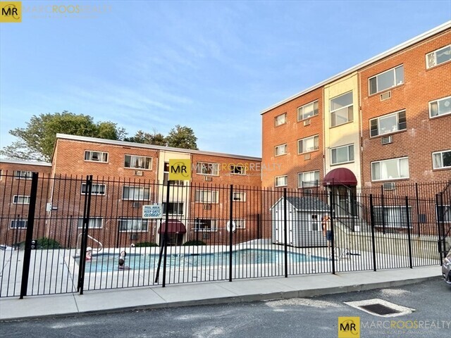 245 Kelton St in Boston, MA - Foto de edificio - Building Photo